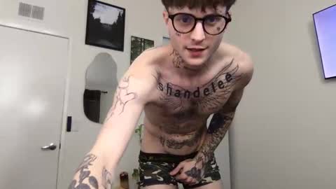 Snapshot of prettyboyszn chatting on 01-17-26, 12:37 pretty boy online show from 01-17-26, 12:37