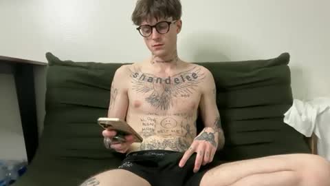 Snapshot of prettyboyszn chatting on 02-06-26, 03:22 pretty boy online show from 02-06-26, 03:22