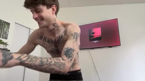 Snapshot of prettyboyszn chatting on 02-15-26, 07:21 pretty boy online show from 02-15-26, 07:21