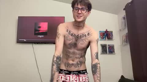 Snapshot of prettyboyszn chatting on 02-21-26, 01:39 pretty boy online show from 02-21-26, 01:39