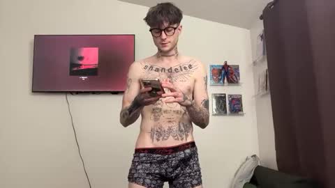 Snapshot of prettyboyszn chatting on 02-24-26, 02:09 pretty boy online show from 02-24-26, 02:09