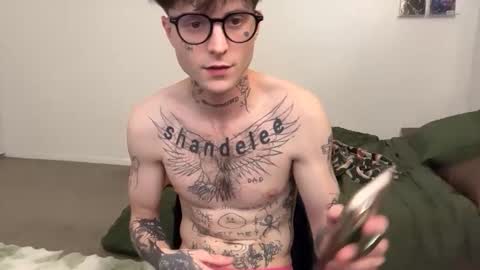 Snapshot of prettyboyszn chatting on 02-25-26, 04:55 pretty boy online show from 02-25-26, 04:55