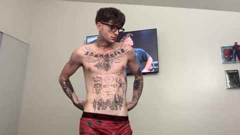 Snapshot of prettyboyszn chatting on 03-02-26, 07:15 pretty boy online show from 03-02-26, 07:15