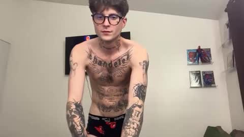 Snapshot of prettyboyszn chatting on 03-05-26, 02:40 pretty boy online show from 03-05-26, 02:40