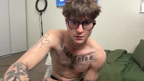 Snapshot of prettyboyszn chatting on 03-08-26, 02:04 pretty boy online show from 03-08-26, 02:04