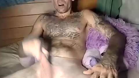 Snapshot of prettyboytatted69 chatting on 09-30-25, 10:04 Prettyslangin69 FYPM online show from 09-30-25, 10:04