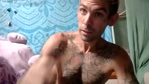 Snapshot of prettyboytatted69 chatting on 10-06-25, 12:19 Prettyslangin69 FYPM online show from 10-06-25, 12:19