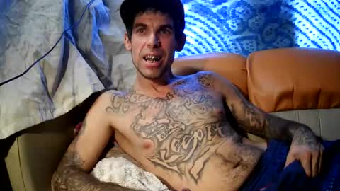 Snapshot of prettyboytatted69 chatting on 11-08-25, 07:01 Prettyslangin69 FYPM online show from 11-08-25, 07:01