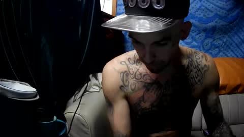 Snapshot of prettyboytatted69 chatting on 11-16-25, 10:10 Prettyslangin69 FYPM online show from 11-16-25, 10:10