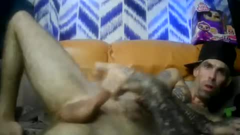 Snapshot of prettyboytatted69 chatting on 11-22-25, 05:12 Prettyslangin69 FYPM online show from 11-22-25, 05:12