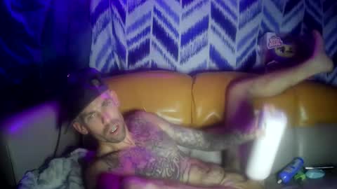 Snapshot of prettyboytatted69 chatting on 11-24-25, 05:07 Prettyslangin69 FYPM online show from 11-24-25, 05:07