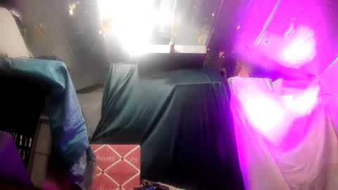 Snapshot of prettyboytatted69 chatting on 11-28-25, 06:05 Prettyslangin69 FYPM online show from 11-28-25, 06:05