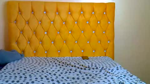 Snapshot of prettycandy0 chatting on 09-22-25, 05:53 prettycandy0 online show from 09-22-25, 05:53