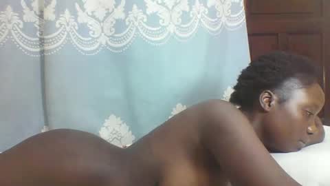 Snapshot of prettydarkskin002 chatting on 02-12-25, 01:48 SHANIA online show from 02-12-25, 01:48