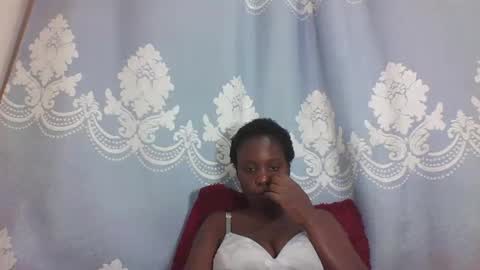 Snapshot of prettydarkskin002 chatting on 02-12-25, 06:51 SHANIA online show from 02-12-25, 06:51