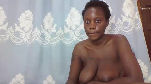 Snapshot of prettydarkskin002 chatting on 02-13-25, 10:11 SHANIA online show from 02-13-25, 10:11