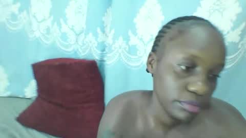 Snapshot of prettydarkskin002 chatting on 02-18-25, 07:19 SHANIA online show from 02-18-25, 07:19