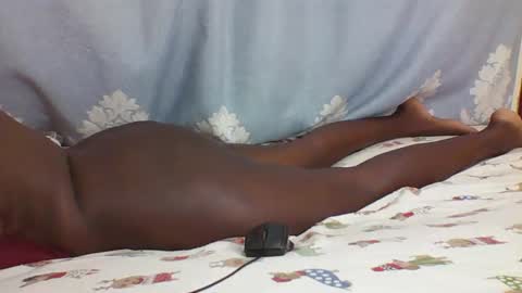 Snapshot of prettydarkskin002 chatting on 02-23-25, 11:33 SHANIA online show from 02-23-25, 11:33