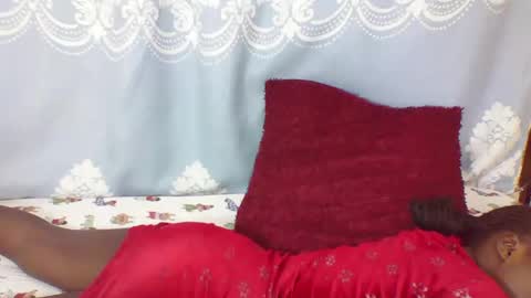 Snapshot of prettydarkskin002 chatting on 03-01-25, 06:11 SHANIA online show from 03-01-25, 06:11