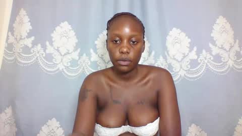 Snapshot of prettydarkskin002 chatting on 03-12-25, 12:20 SHANIA online show from 03-12-25, 12:20