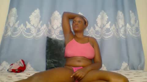 Snapshot of prettydarkskin002 chatting on 10-29-25, 07:04 SHANIA online show from 10-29-25, 07:04