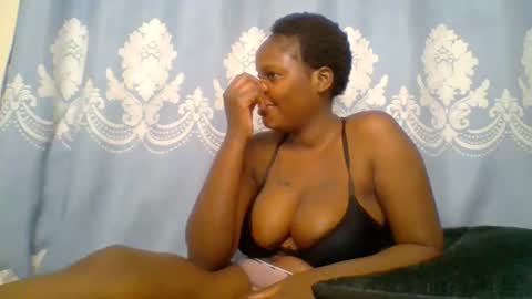 Snapshot of prettydarkskin002 chatting on 11-21-25, 06:50 SHANIA online show from 11-21-25, 06:50