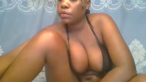 Snapshot of prettydarkskin002 chatting on 01-13-26, 10:09 SHANIA online show from 01-13-26, 10:09