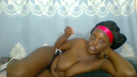 Snapshot of prettydarkskin002 chatting on 01-31-26, 07:11 SHANIA online show from 01-31-26, 07:11