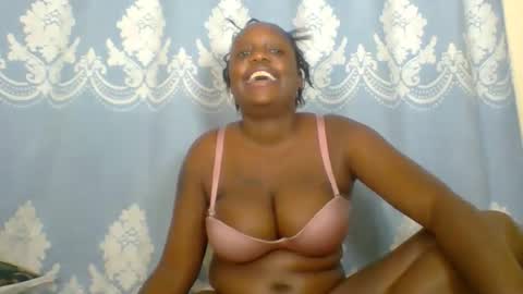 Snapshot of prettydarkskin002 chatting on 02-25-26, 04:27 SHANIA online show from 02-25-26, 04:27