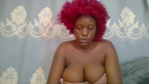 Snapshot of prettydarkskin002 chatting on 04-05-26, 05:15 SHANIA online show from 04-05-26, 05:15