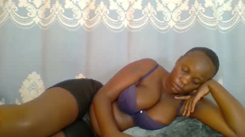 SHANIA online show from 05-25-26, 10:32