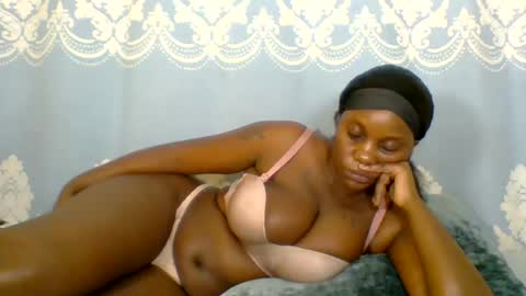 Snapshot of prettydarkskin002 chatting on 07-04-26, 10:49 SHANIA online show from 07-04-26, 10:49