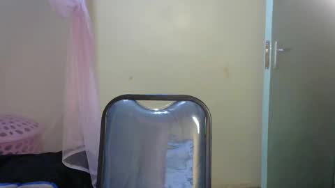 Snapshot of prettyelli chatting on 12-01-24, 04:51 Elii online show from 12-01-24, 04:51