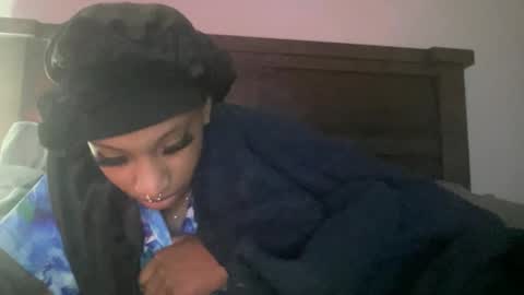 Snapshot of prettyfacefemale chatting on 06-12-26, 03:27 prettyfacefemale online show from 06-12-26, 03:27