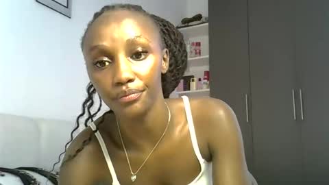Snapshot of prettygee21 chatting on 01-09-26, 08:28 Pretty darkskin doll online show from 01-09-26, 08:28