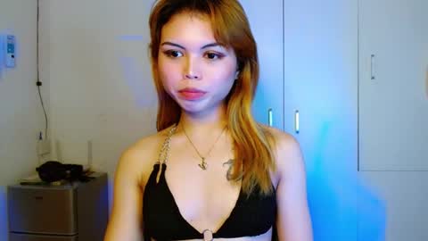 Snapshot of prettyjulian chatting on 12-28-24, 08:47 SEXY JULIA online show from 12-28-24, 08:47