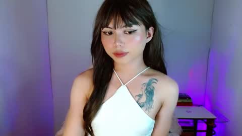 Snapshot of prettyjulian chatting on 02-13-25, 07:03 SEXY JULIA online show from 02-13-25, 07:03