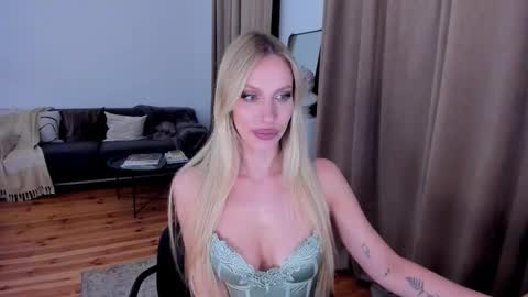 Eva online show from 09-16-25, 11:28