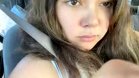 Snapshot of prettylatinamomma01 chatting on 10-17-25, 06:21 prettylatinamomma01 online show from 10-17-25, 06:21