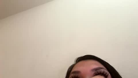 Snapshot of prettylatinamomma01 chatting on 02-04-26, 06:47 prettylatinamomma01 online show from 02-04-26, 06:47