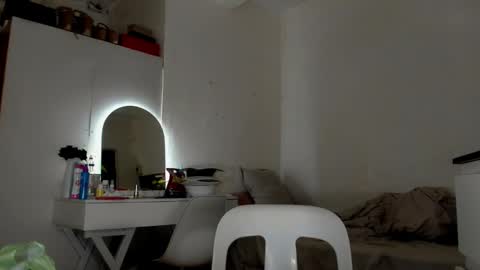 Snapshot of prettylittlesuckerr chatting on 10-29-25, 12:07 Jovill Mays online show from 10-29-25, 12:07