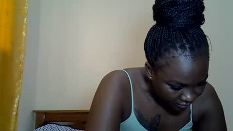 Snapshot of prettyliz30 chatting on 06-30-26, 07:42 LILIAN online show from 06-30-26, 07:42