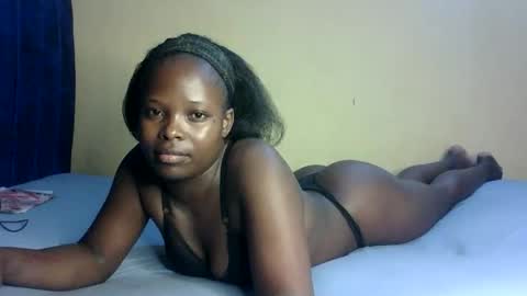 Snapshot of prettymelly_ chatting on 10-03-25, 07:00 Melly online show from 10-03-25, 07:00