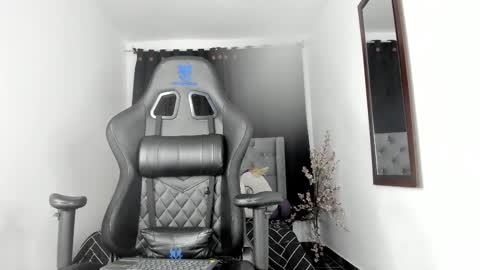 Snapshot of prettypervyx chatting on 03-02-25, 09:21 Laura Onlyfans 40OFF online show from 03-02-25, 09:21