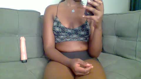 Snapshot of prettyqueen254 chatting on 10-30-25, 09:59 pretty queen online show from 10-30-25, 09:59