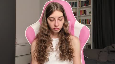 Sophie  next stream will be at Monday  i will wait you guys  online show from 06-18-26, 06:24