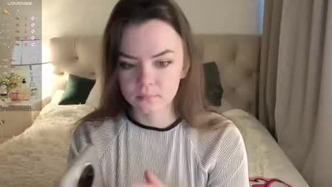 Snapshot of prettyyy_kitty chatting on 02-19-26, 02:18 Kitty online show from 02-19-26, 02:18