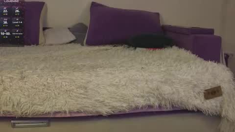 Snapshot of prettyyy_kitty chatting on 03-15-26, 02:17 Kitty online show from 03-15-26, 02:17