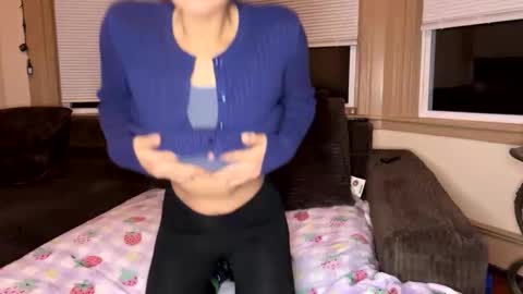 Snapshot of princ3ssarii chatting on 12-21-25, 05:14 Princess Arii online show from 12-21-25, 05:14