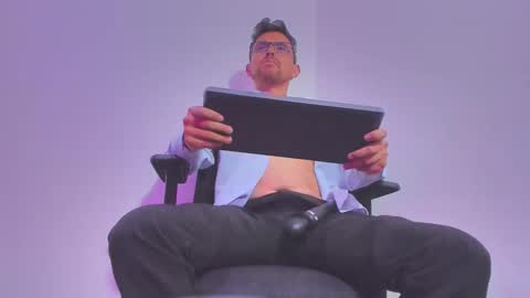 Snapshot of prince1_dark chatting on 11-21-25, 05:39 Deivid online show from 11-21-25, 05:39